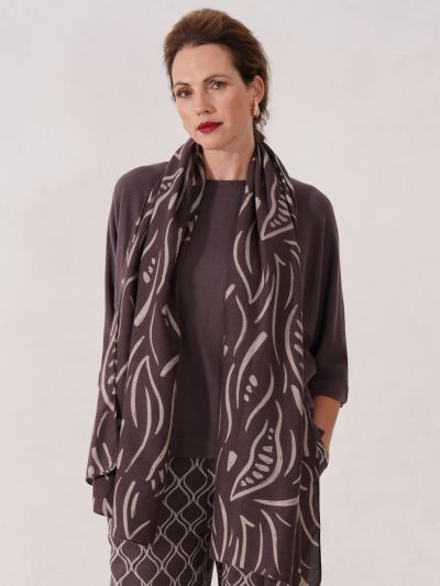 VIZ-A-VIZ Boutique Leaf Print Scarf